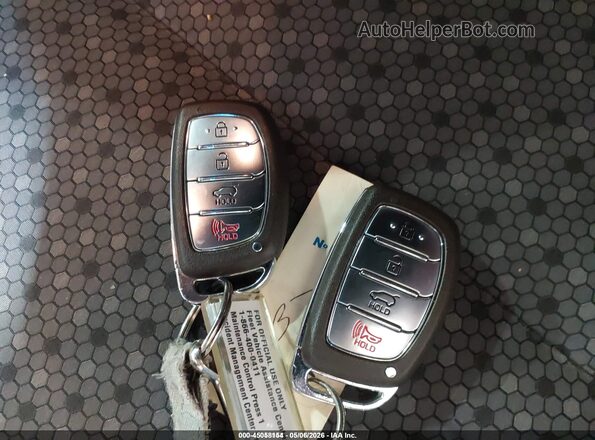 KMHC65LC0JU076290 2018 HYUNDAI IONIQ HYBRID Белый Вид панели приборов
