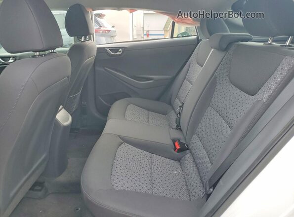 KMHC65LC0JU076337 2018 HYUNDAI IONIQ White Հետևի նստատեղերի տեսք