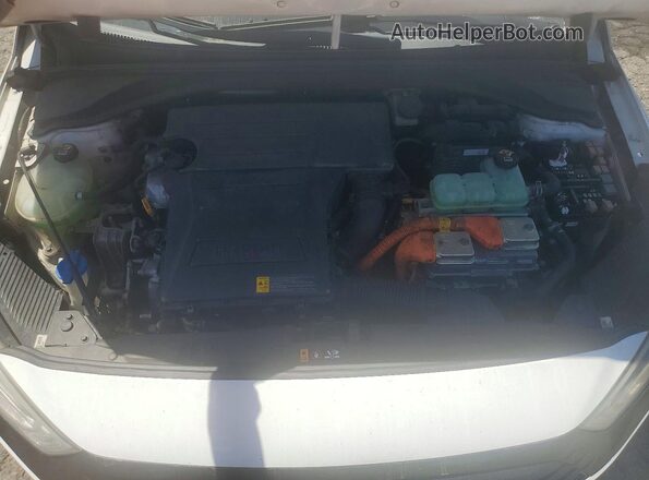 KMHC65LC0KU182479 2019 HYUNDAI IONIQ White Widok wnętrza z tyłu
