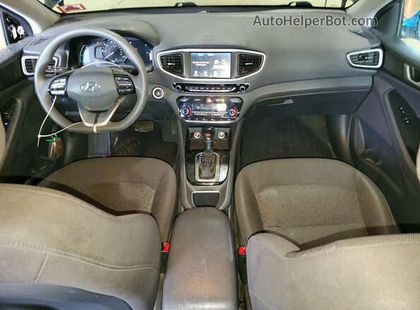 KMHC65LC1HU056382 2017 HYUNDAI IONIQ Черный Вид панели приборов