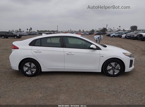 KMHC65LC1KU107953 2019 HYUNDAI IONIQ HYBRID White Սալոնի 360 աստիճան տեսք