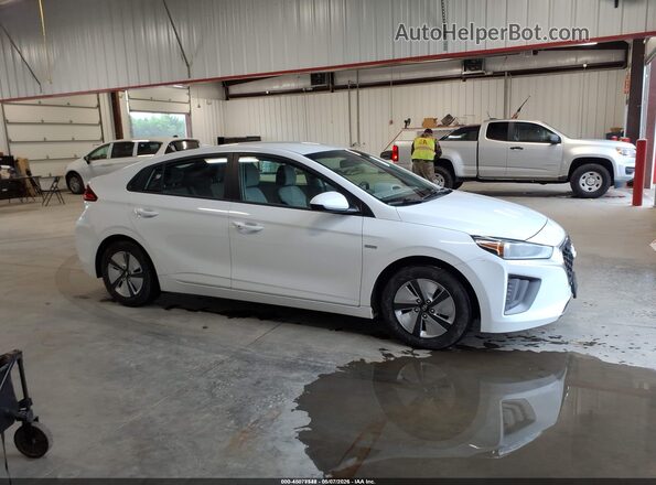 KMHC65LC3LU220644 2020 HYUNDAI IONIQ HYBRID White უკანა სალონის ხედი