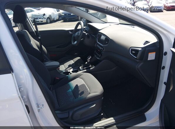 KMHC65LC8JU100285 2018 HYUNDAI IONIQ HYBRID Белый Вид салона спереди