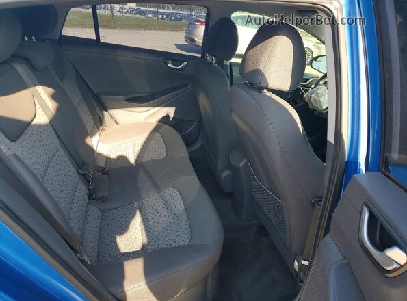 KMHC65LCXJU102426 2018 HYUNDAI IONIQ Blue Vista interior trasera