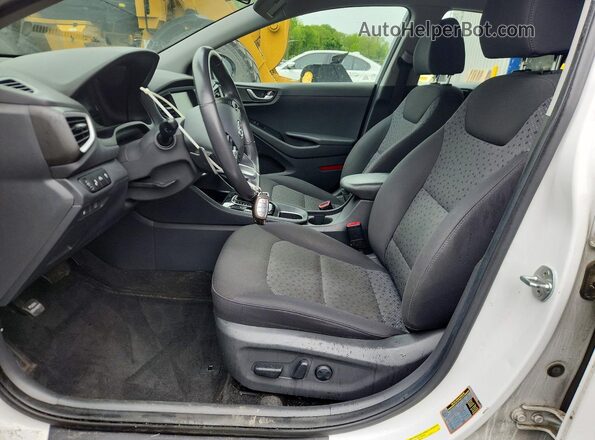 KMHC75LC2JU084551 2018 HYUNDAI IONIQ White Vista interior delantera