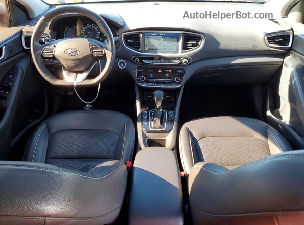 KMHC75LD4JU077917 2018 HYUNDAI IONIQ Silver Вид панелі приладів