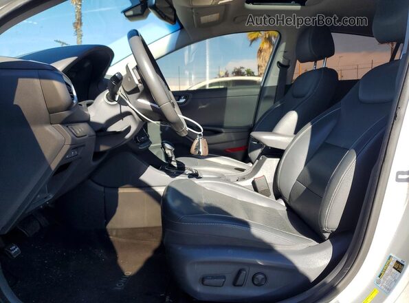 KMHC75LD4JU077917 2018 HYUNDAI IONIQ Silver Вид салону спереду