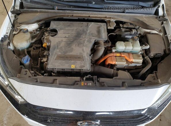 KMHC75LD8JU060957 2018 HYUNDAI IONIQ White Սալոնի հետևի տեսք