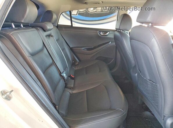 KMHC85LCXHU020958 2017 HYUNDAI IONIQ White Widok tylnych siedzeń