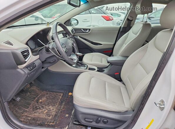 KMHC85LCXJU071687 2018 HYUNDAI IONIQ Белый Вид салона спереди