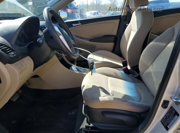 KMHCT4AE2GU983560 2016 HYUNDAI ACCENT Beige Widok wnętrza z przodu