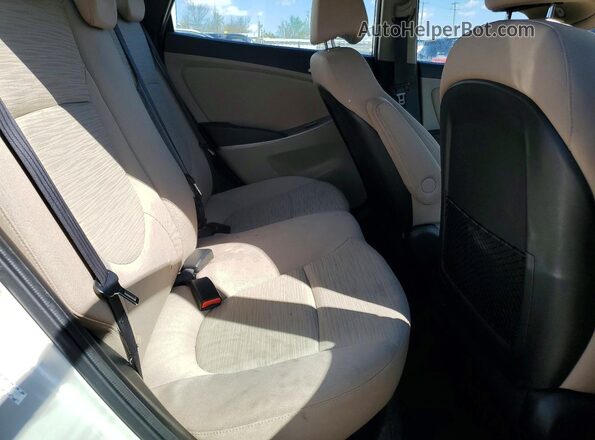 KMHCT4AE2GU983560 2016 HYUNDAI ACCENT Beige Widok tylnych siedzeń