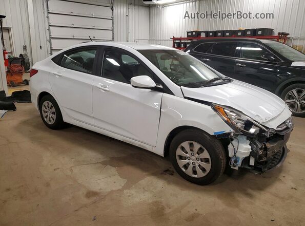 KMHCT4AE2HU294605 2017 HYUNDAI ACCENT Белый Передняя правая четверть