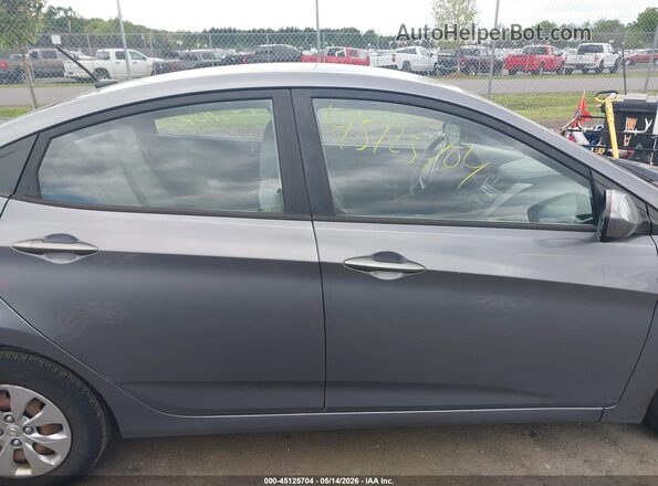 KMHCT4AE6GU030012 2016 HYUNDAI ACCENT Gray Rear interior view