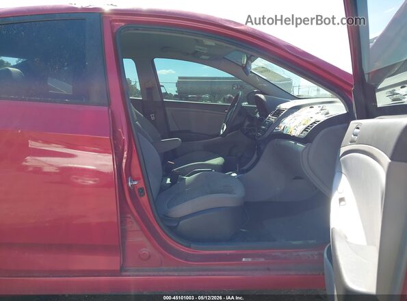 KMHCT4AE6HU236044 2017 HYUNDAI ACCENT Red Widok wnętrza z przodu