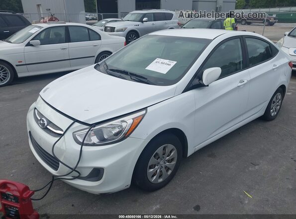 KMHCT4AE7HU296527 2017 HYUNDAI ACCENT White Vista tres cuartos delantera izquierda