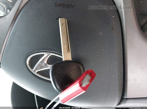 KMHCT4AE7HU298147 2017 HYUNDAI ACCENT Red Vista del salpicadero