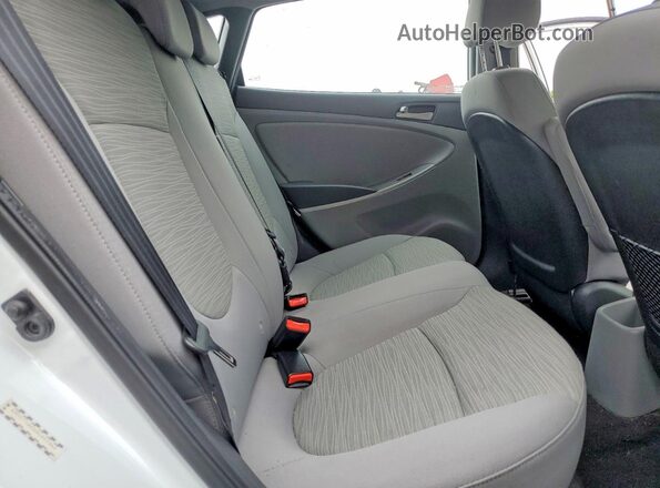 KMHCT5AE0HU351342 2017 HYUNDAI ACCENT Белый Вид задней части салона
