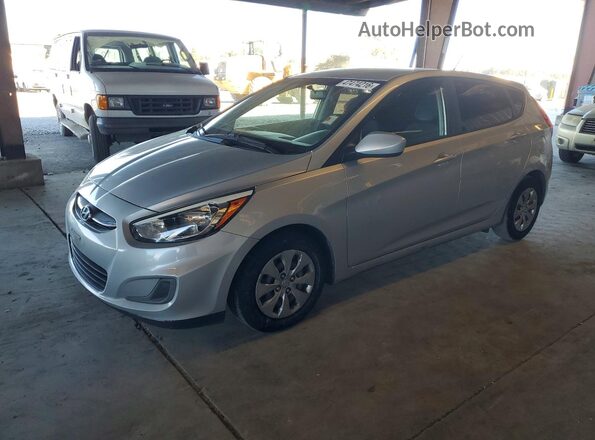 KMHCT5AE7HU325904 2017 HYUNDAI ACCENT Серебряный Передняя левая четверть