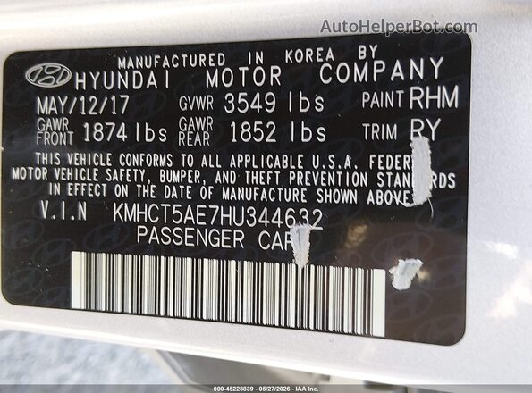 KMHCT5AE7HU344632 2017 HYUNDAI ACCENT Серебряный Вид подкапотного пространства