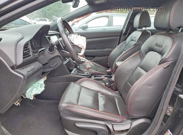 KMHD04LB9LU086004 2020 HYUNDAI ELANTRA Черный Вид салона спереди