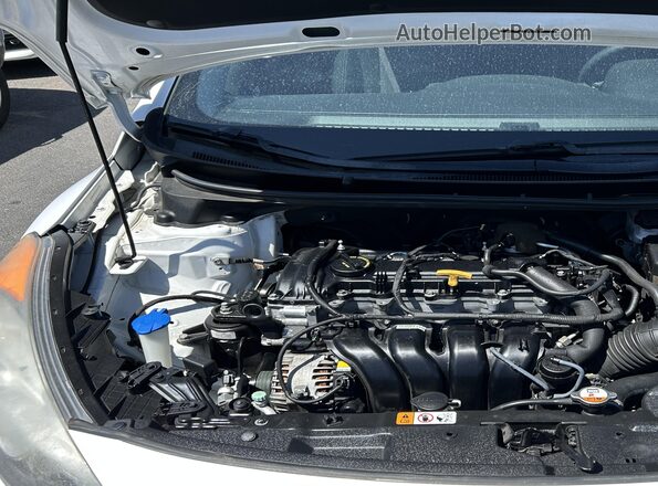KMHD35LH7HU367047 2017 HYUNDAI ELANTRA GT White Vista trasera