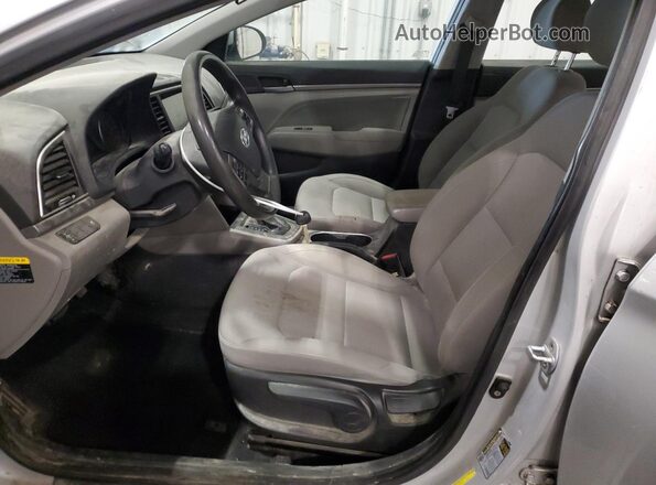 KMHD84LF1HU215517 2017 HYUNDAI ELANTRA Серебряный Вид салона спереди