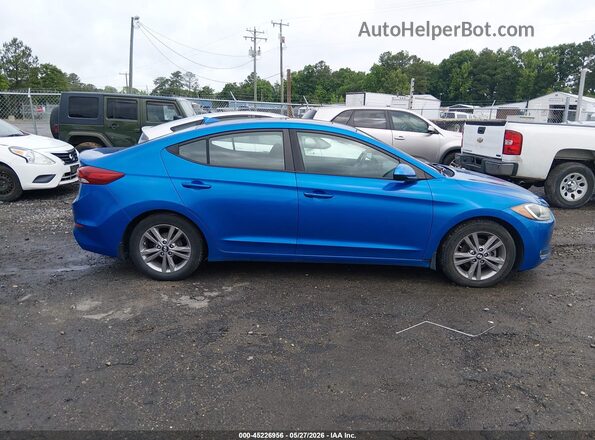 KMHD84LF1HU246735 2017 HYUNDAI ELANTRA Синий Вид задней части салона