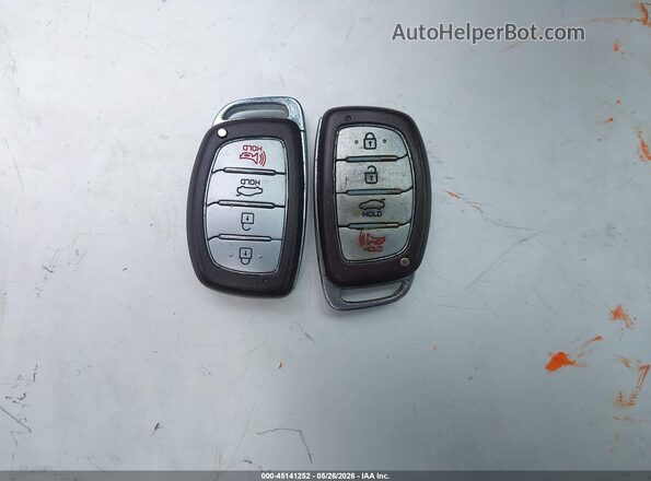KMHD84LF8HU283068 2017 HYUNDAI ELANTRA Синий Вид панели приборов