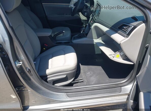 KMHD84LF9HU229195 2017 HYUNDAI ELANTRA Серый Вид салона спереди