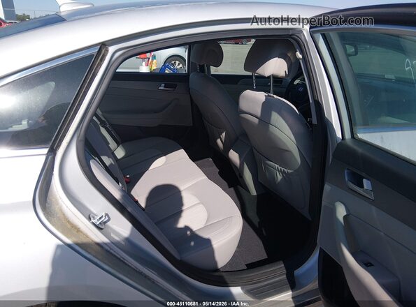 KMHE24L17GA038482 2016 HYUNDAI SONATA HYBRID Silver Widok naklejki z numerem VIN