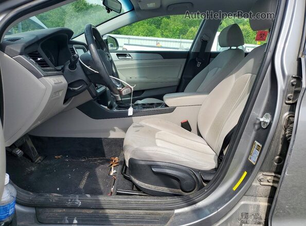 KMHE24L38JA079101 2018 HYUNDAI SONATA Серебряный Вид салона спереди