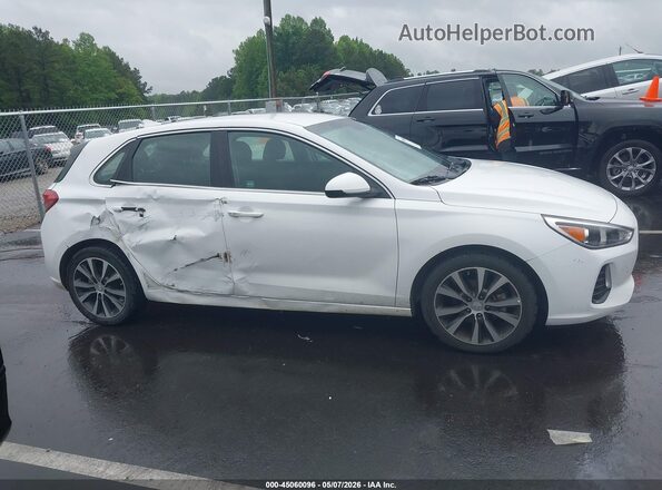 KMHH35LEXJU063630 2018 HYUNDAI ELANTRA GT Белый Вид задней части салона