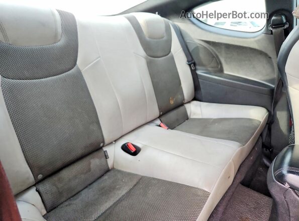 KMHHT6KJ2GU134882 2016 HYUNDAI GENESIS White Vista de los asientos traseros