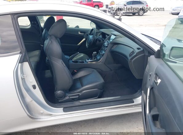 KMHHU6KJ6GU133392 2016 HYUNDAI GENESIS Silver წინა სალონის ხედი