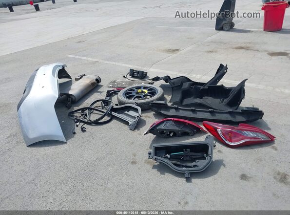 KMHHU6KJ6GU133392 2016 HYUNDAI GENESIS Silver ხელსაწყოთა პანელის ხედი