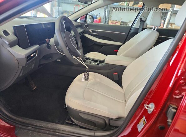 KMHL24JA0SA484170 2025 HYUNDAI SONATA Бордовый Вид салона спереди