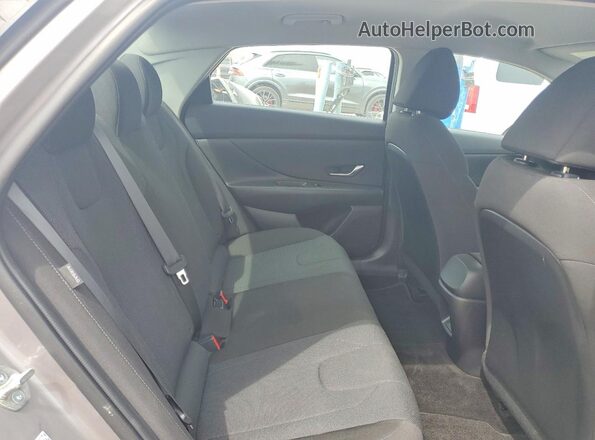 KMHLL4DG2RU659590 2024 HYUNDAI ELANTRA Серебряный Вид задних сидений