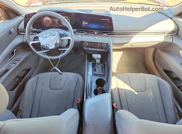 KMHLM4DG3RU693051 2024 HYUNDAI ELANTRA Красный Вид панели приборов