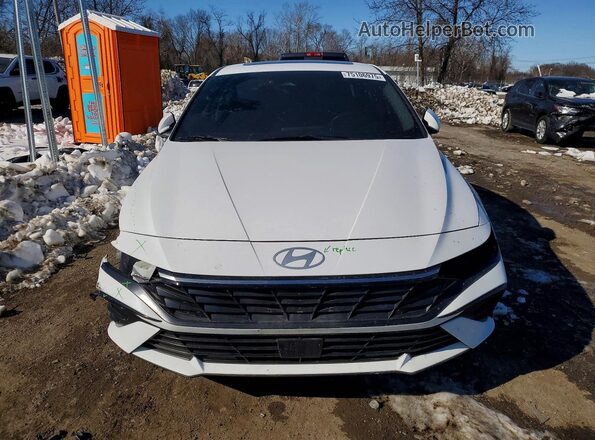 KMHLS4DG1SU858896 2025 HYUNDAI ELANTRA Белый Вид спереди
