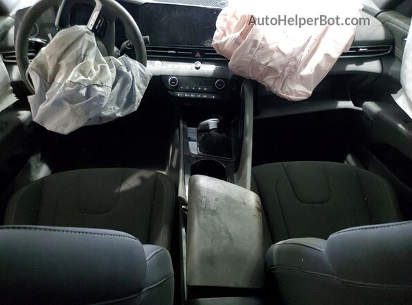 KMHLS4DG6SU905971 2025 HYUNDAI ELANTRA Белый Вид панели приборов