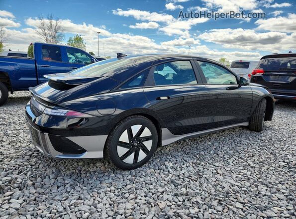 KMHM24AA8RA070312 2024 HYUNDAI IONIQ Black Tył prawy