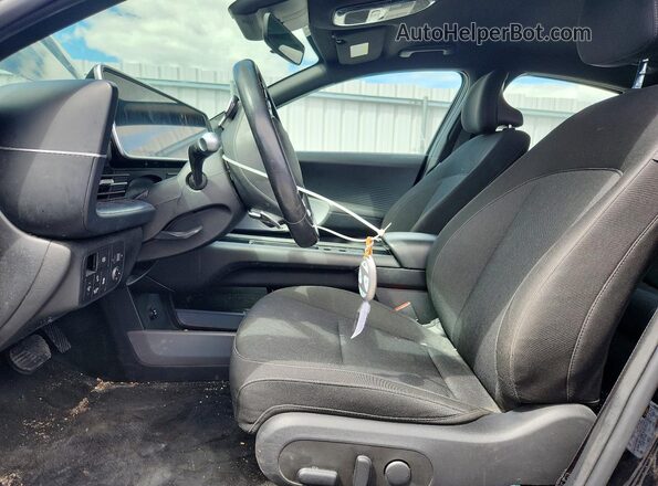 KMHM24AA8RA070312 2024 HYUNDAI IONIQ Black Widok wnętrza z przodu