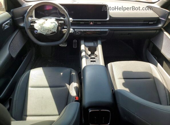 KMHM54AA9PA028302 2023 HYUNDAI IONIQ Красный Вид панели приборов