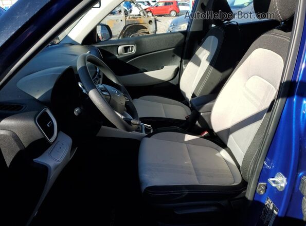 KMHRC8A32LU023052 2020 HYUNDAI VENUE Синий Вид салона спереди