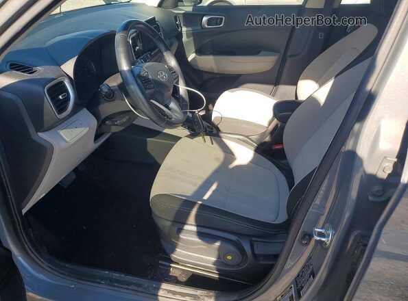 KMHRC8A32MU096861 2021 HYUNDAI VENUE Gray Vista interior delantera