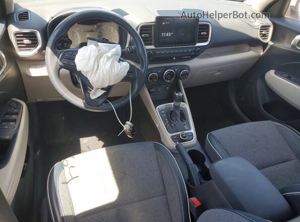 KMHRC8A32MU117241 2021 HYUNDAI VENUE Синий Вид панели приборов