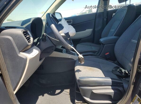 KMHRC8A32MU117241 2021 HYUNDAI VENUE Синий Вид салона спереди