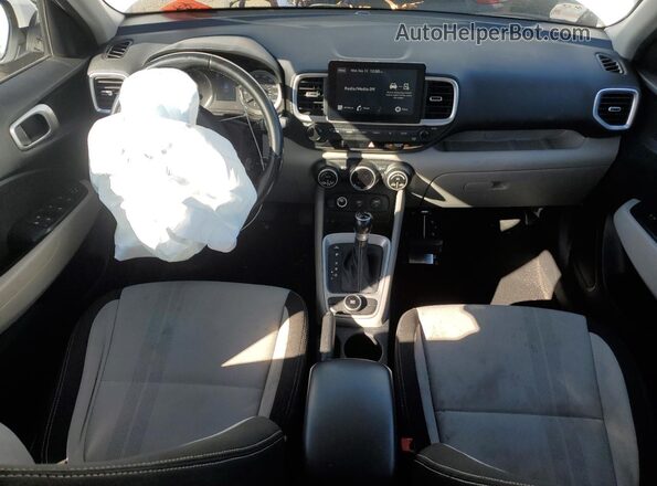KMHRC8A36MU103746 2021 HYUNDAI VENUE Белый Вид панели приборов