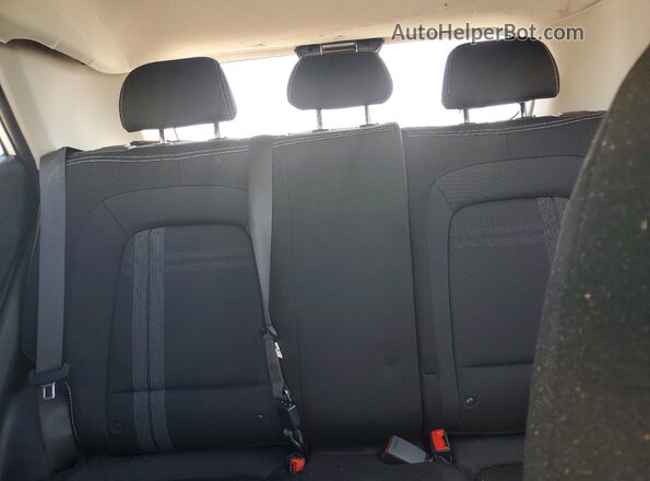 KMHRC8A39TU425232 2026 HYUNDAI VENUE White Widok tylnych siedzeń